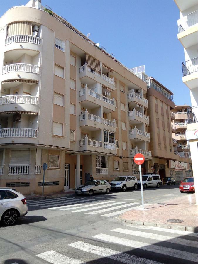 Apartment Only 250M From The Beach Los Locos 또레비에하 외부 사진